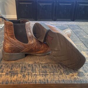 ARIAT Men's Brown Leather Chelsea Boots